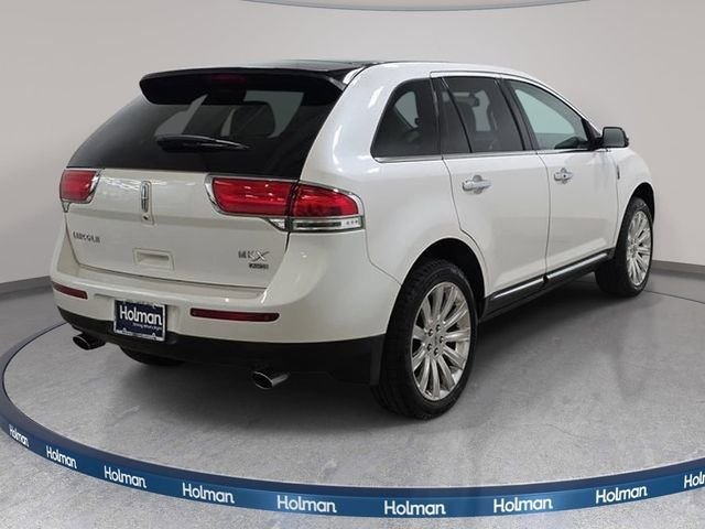 Used 2015 White Lincoln Base image 6