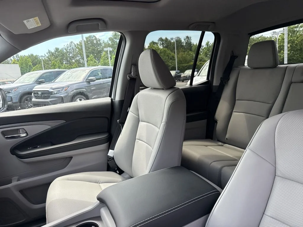 New 2026 Platinum White Pearl Honda RTL image 24