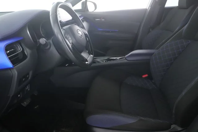 Used 2021 Gray Toyota XLE image 16