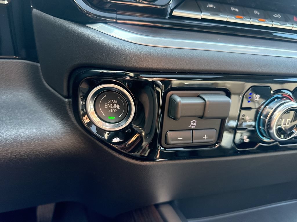 2026 GMC Sierra 1500 SLT - Photo 17