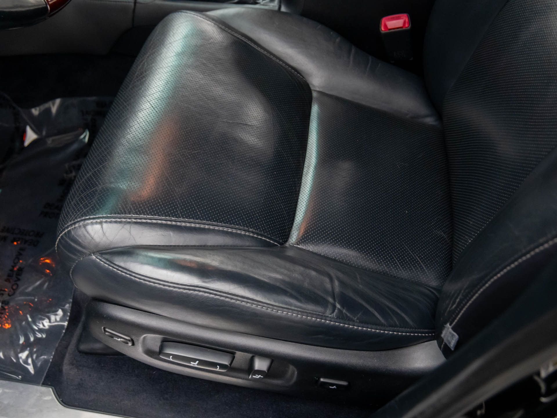 Used 2014 Black Lexus 570 image 17