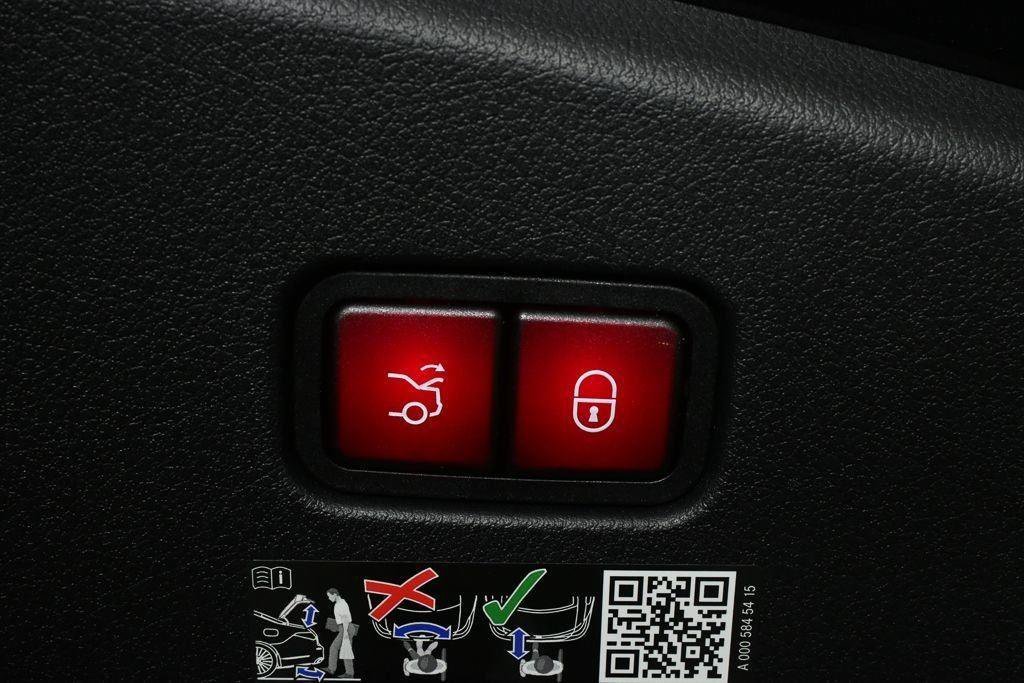 New 2026 Obsidian Black Metallic Mercedes-Benz CLE 300 image 63