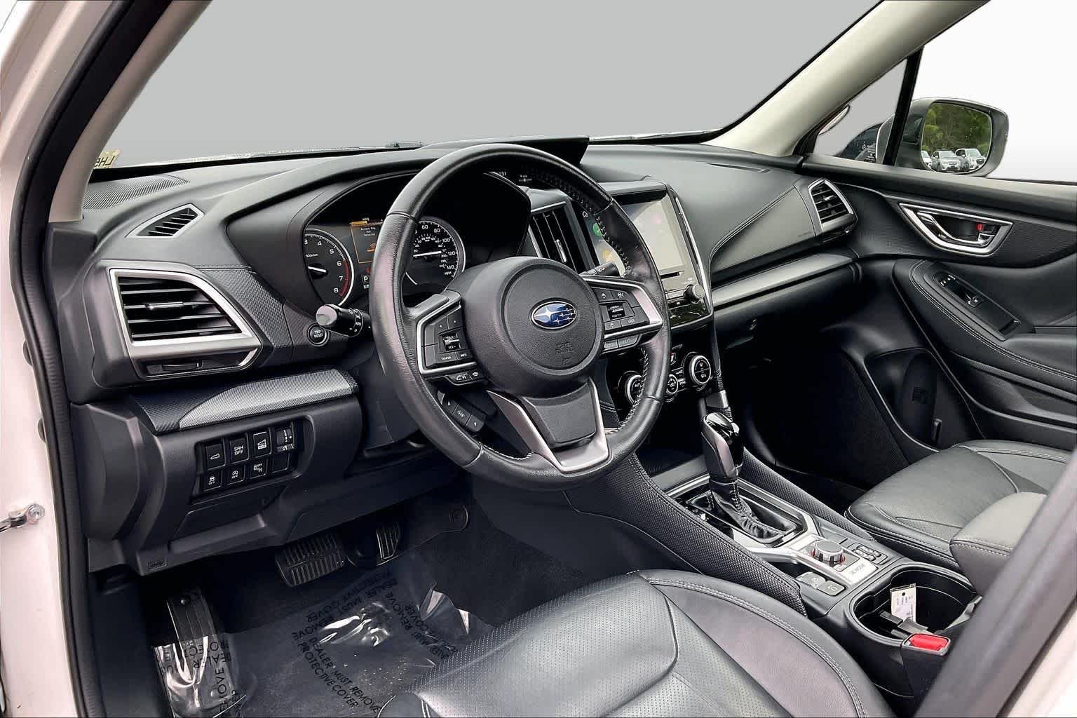 Used 2020 Crystal White Pearl Subaru Limited image 18