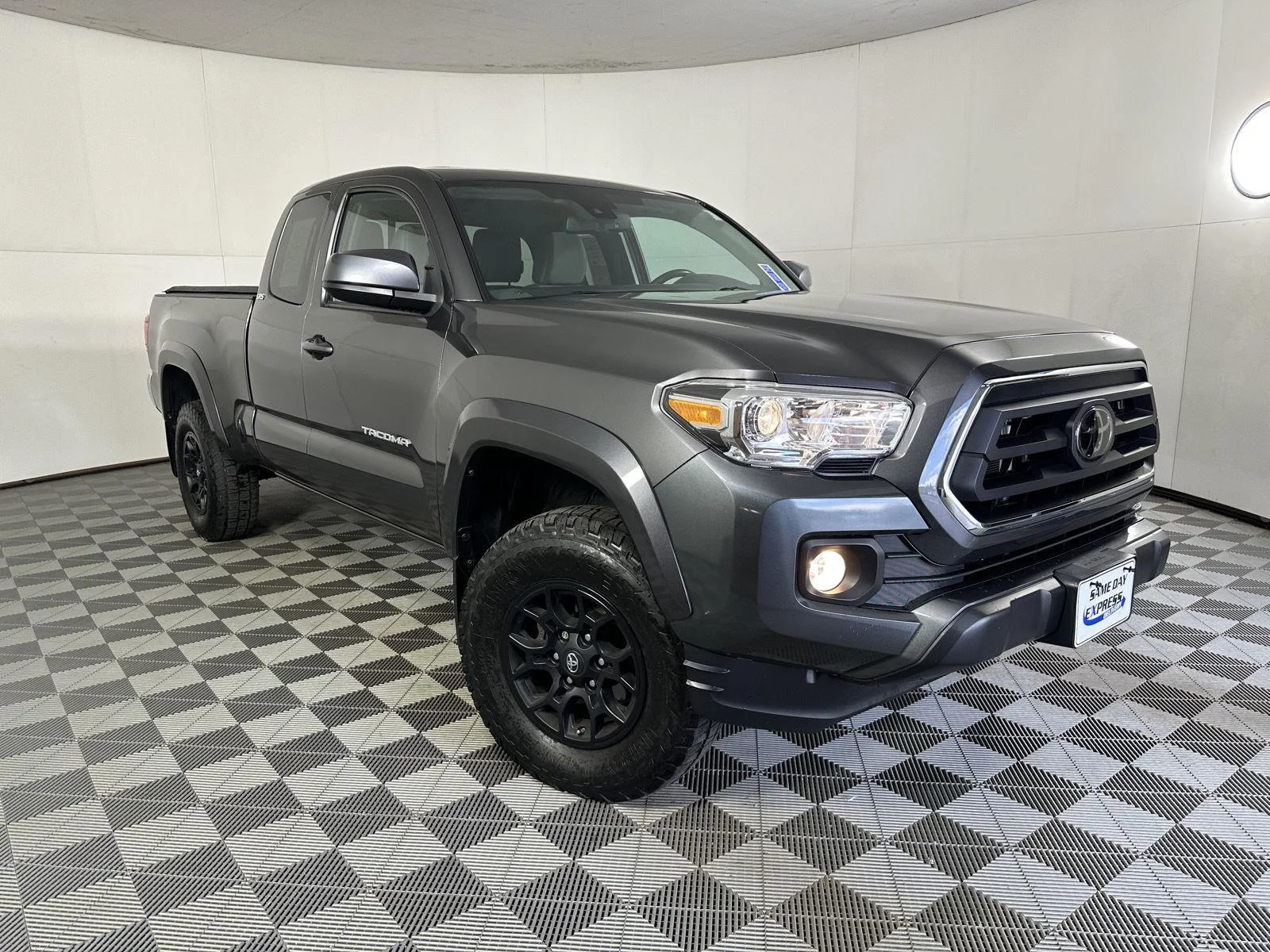 Used 2021 Magnetic Gray Metallic Toyota SR5 image 12