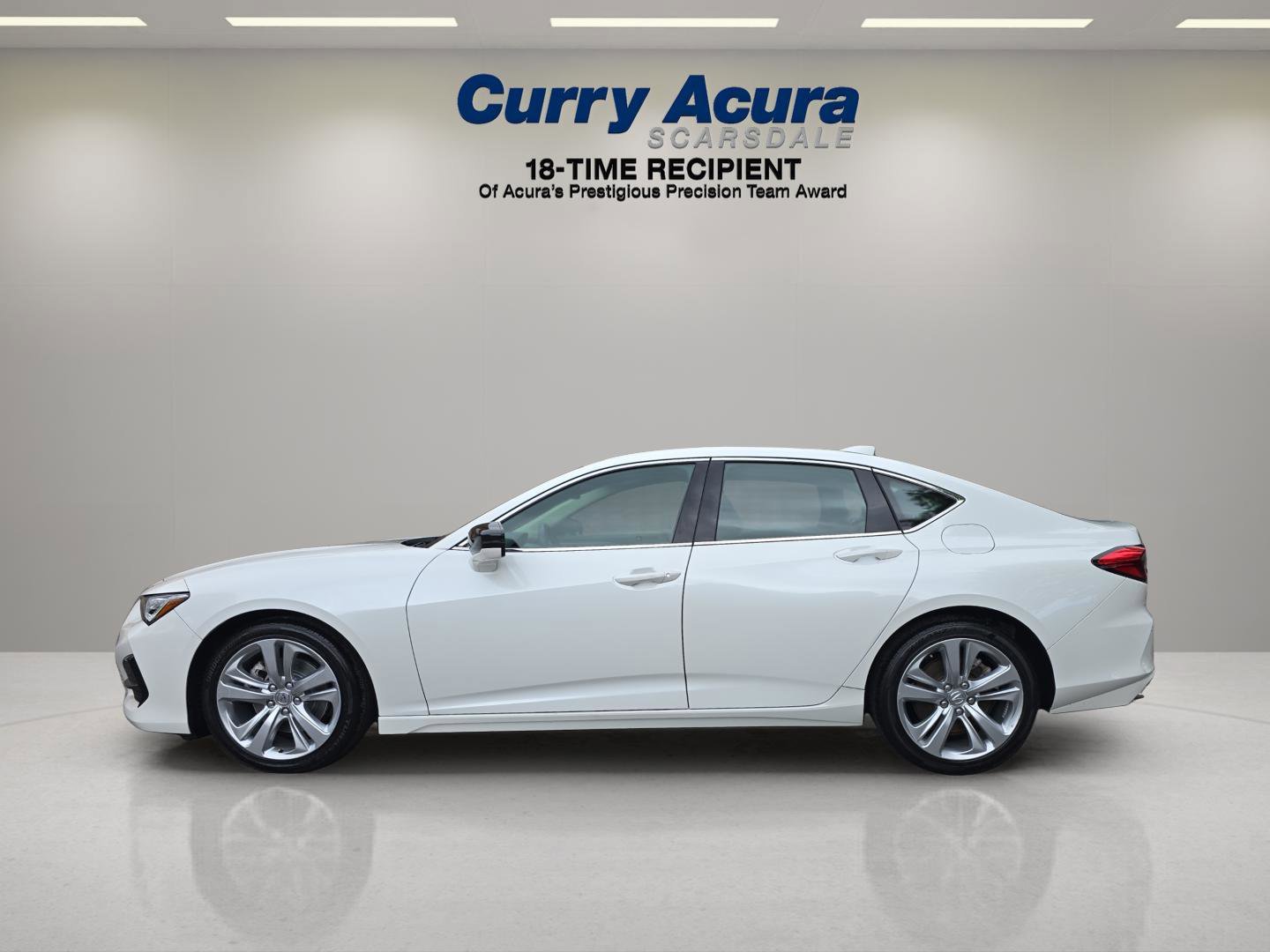 Certified Used 2023 Platinum White Pearl Acura w/Technology Package image 2