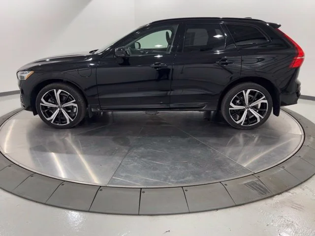 Certified Used 2024 Onyx Black Volvo Ultimate image 2