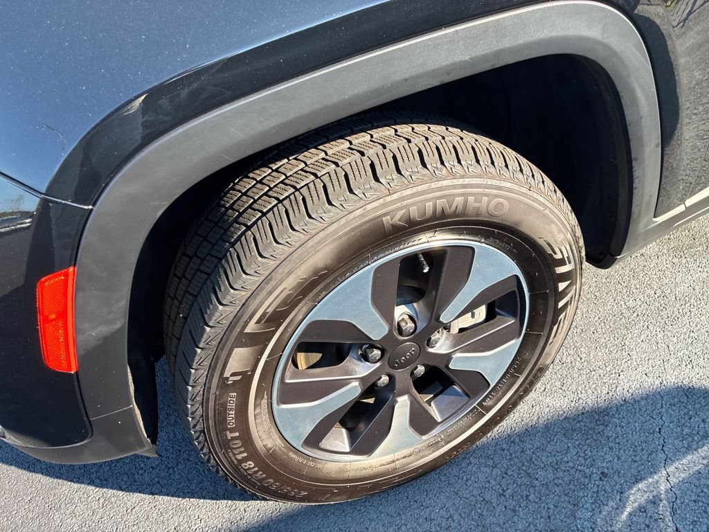 Used 2024 Black Jeep 4xe image 9