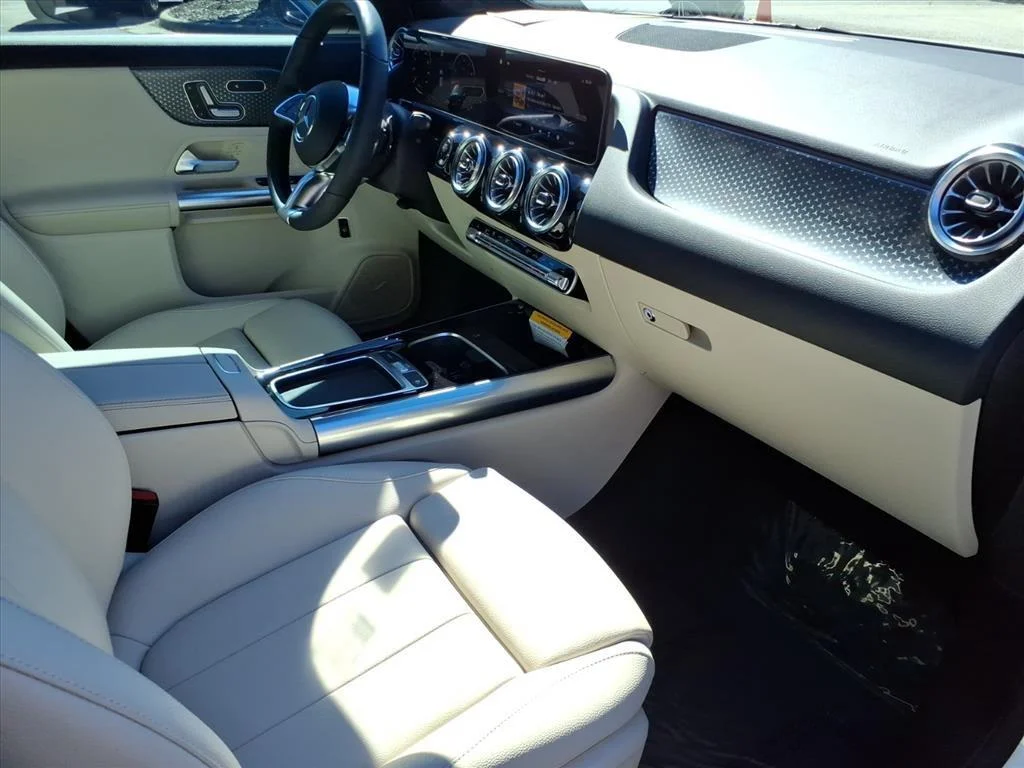 Certified Used 2026 Polar White Mercedes-Benz GLA 250 image 24