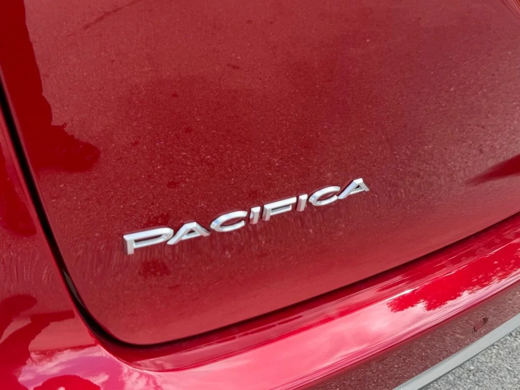 New 2027 Red Hot Pearl-Coat Exterior Paint Chrysler Pinnacle image 38
