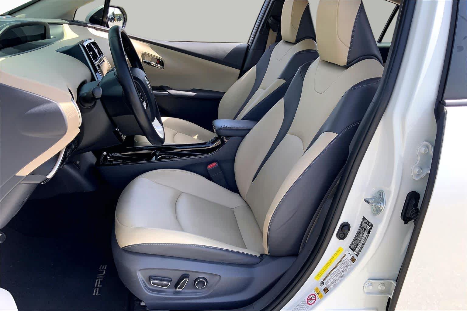 Pre-Owned 2017 Toyota Prius Four