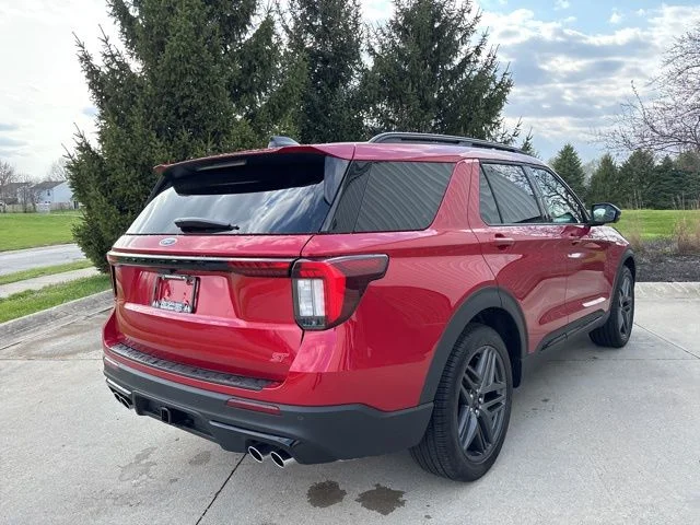 New 2026 Rapid Red Metallic Tinted Clearcoat Ford ST image 7