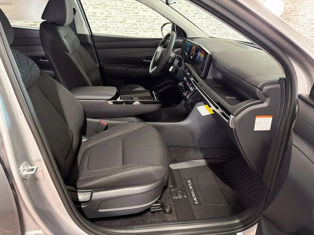 New 2026 Shimmering Silver Hyundai SEL image 10