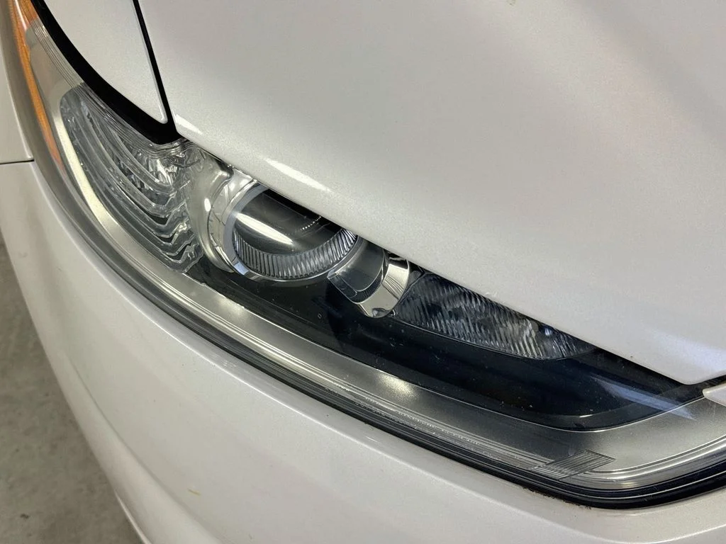Used 2016 White Platinum Clearcoat Metallic Ford SE image 39