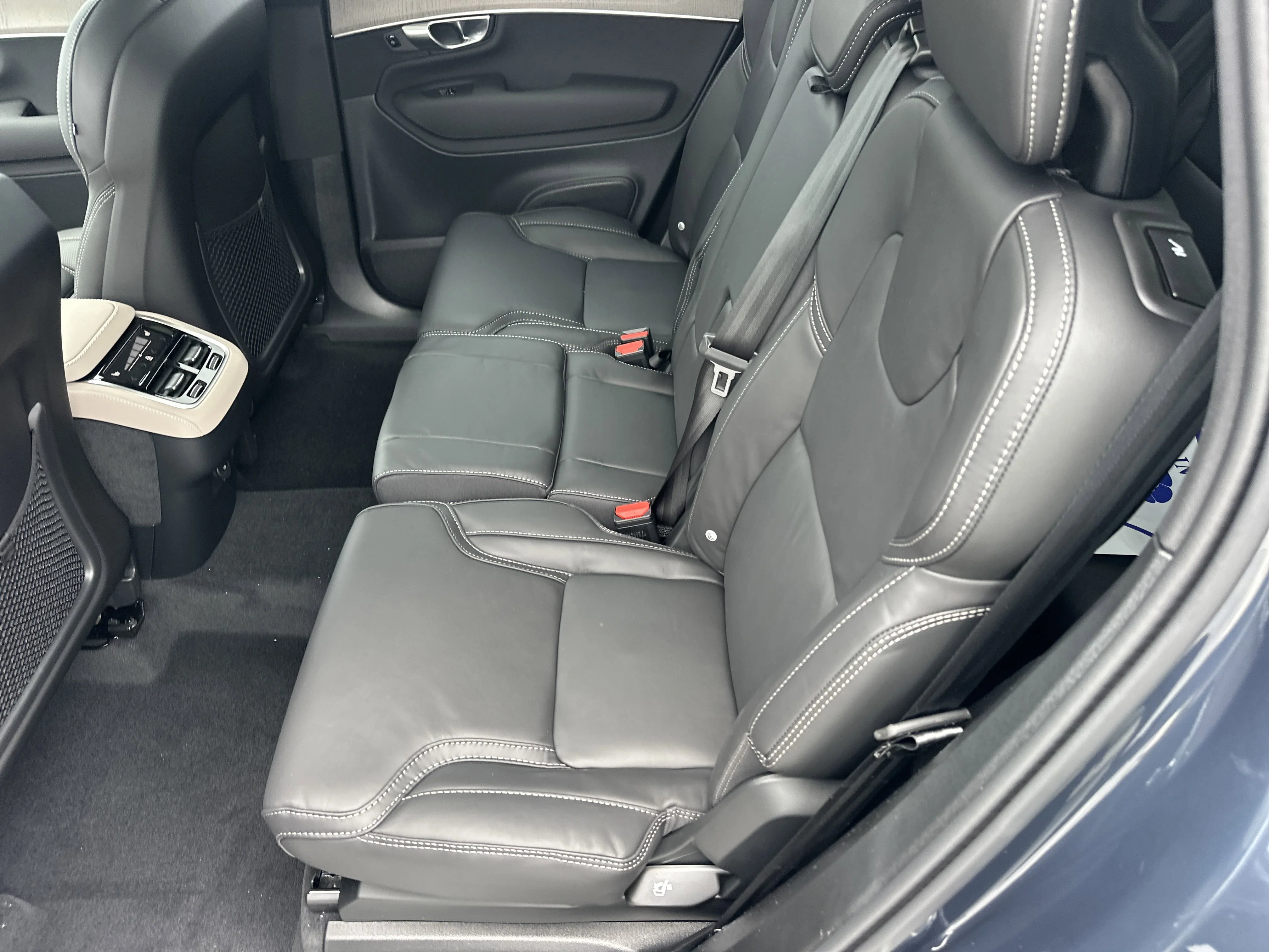 2026 Volvo XC90 Ultra - Photo 13