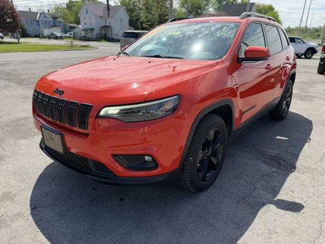 Used 2021 Spitfire Orange Clearcoat Jeep Altitude image 1
