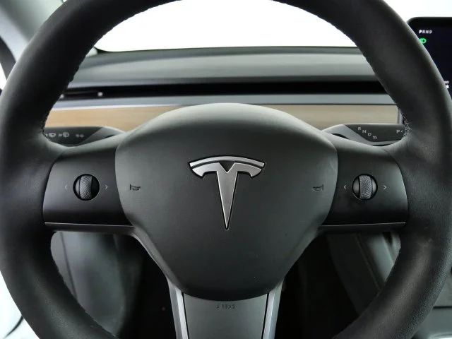 Used 2023  Tesla Long Range image 22