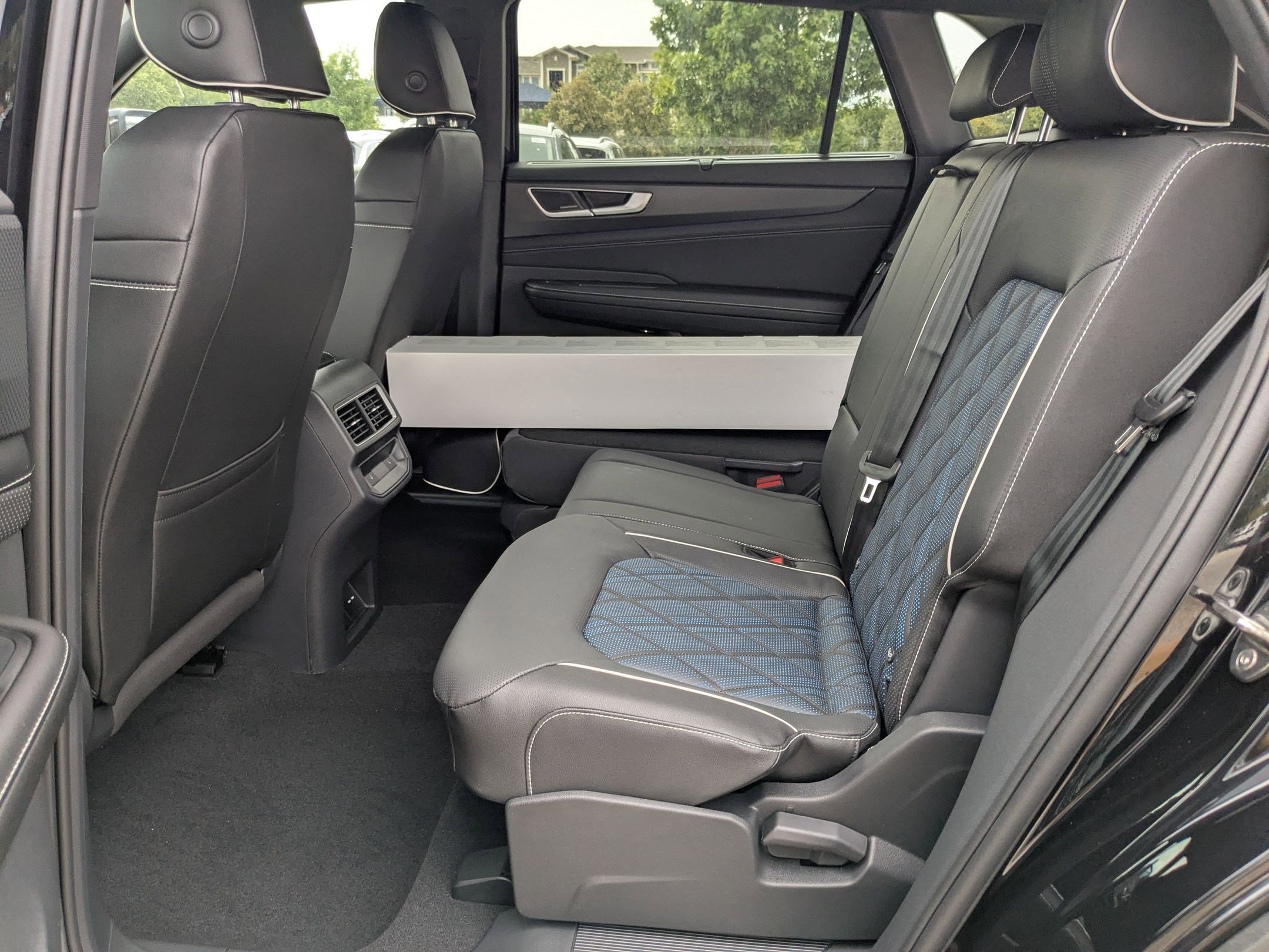 2026 Volkswagen Atlas Cross Sport SEL Premium R-LINE - Photo 13