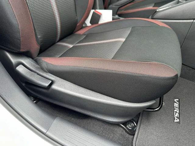 2025 Nissan Versa Sedan SR - Photo 9