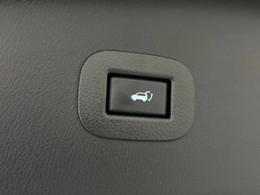 Used 2023 Black INFINITI LUXE image 47