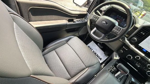 New 2026 Oxford White Ford Lariat® image 40