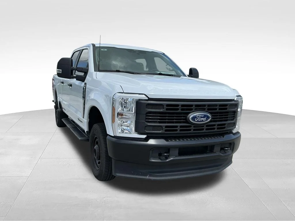 Used 2026 White Ford XL image 15