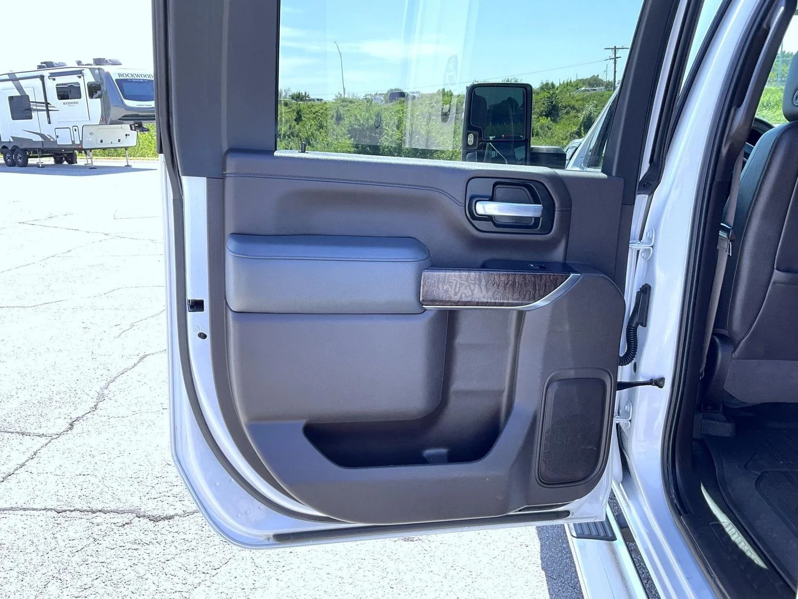 Used 2020 White GMC Denali image 20
