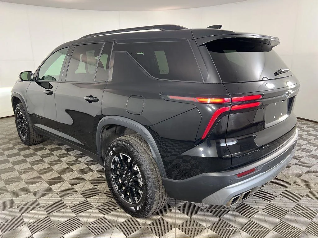 Used 2025 Mosaic Black Metallic Chevrolet Z71 image 7