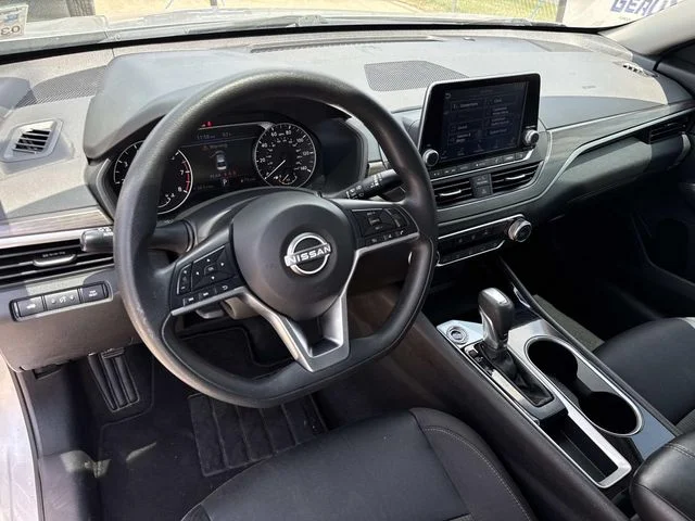 Used 2024 Silver Nissan 2.5 SV image 30