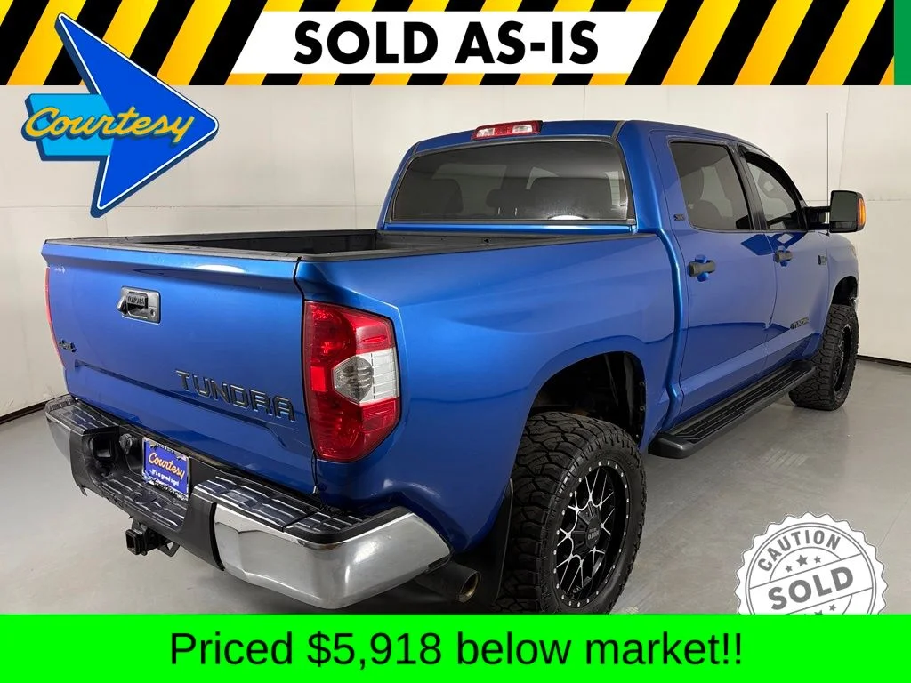 Used 2018 Blue Toyota SR5 image 8