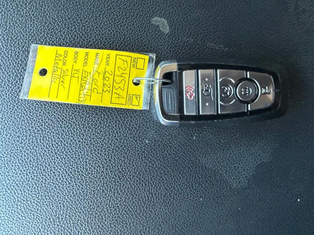Used 2023 Silver Ford XLT image 16