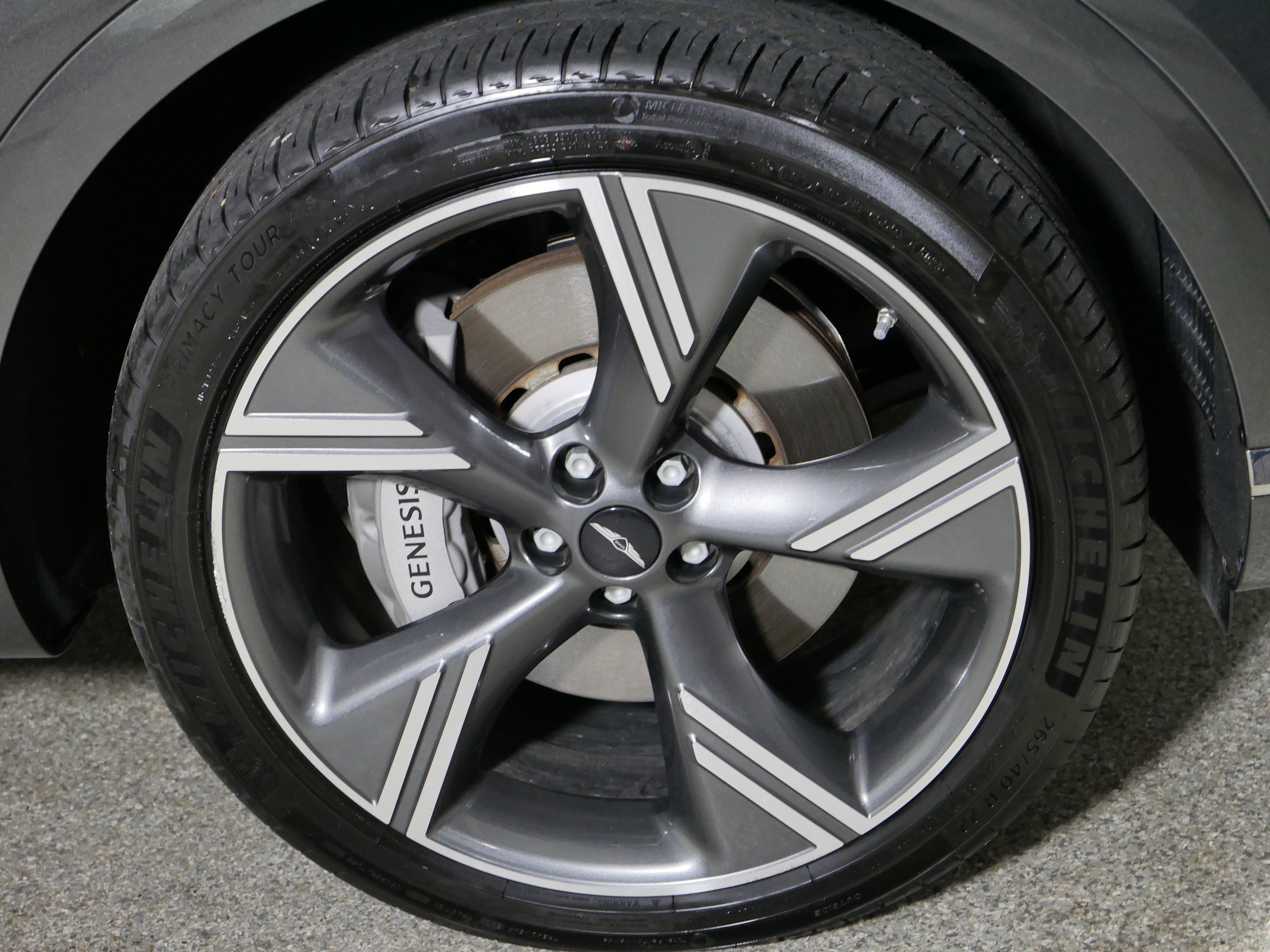 Certified Used 2025 Makalu Gray Genesis 3.5T Prestige image 15