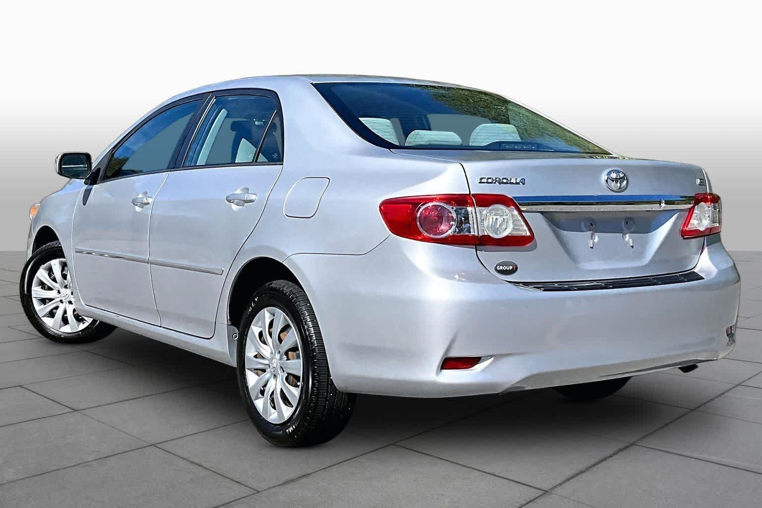 Used 2012 Classic Silver Metallic Toyota LE image 12