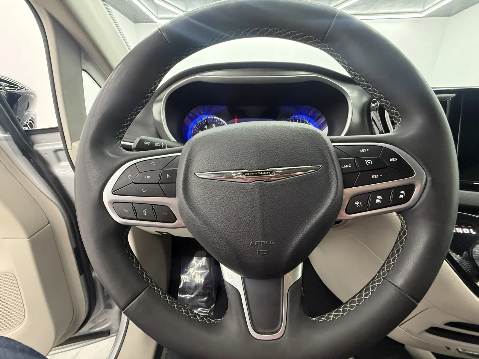 Used 2024 SILVER Chrysler Touring L image 13