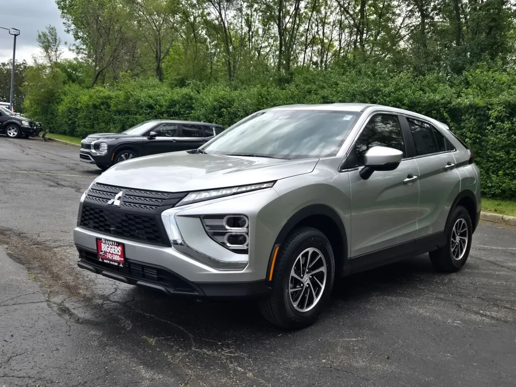 New 2026 Gray Mitsubishi ES image 3