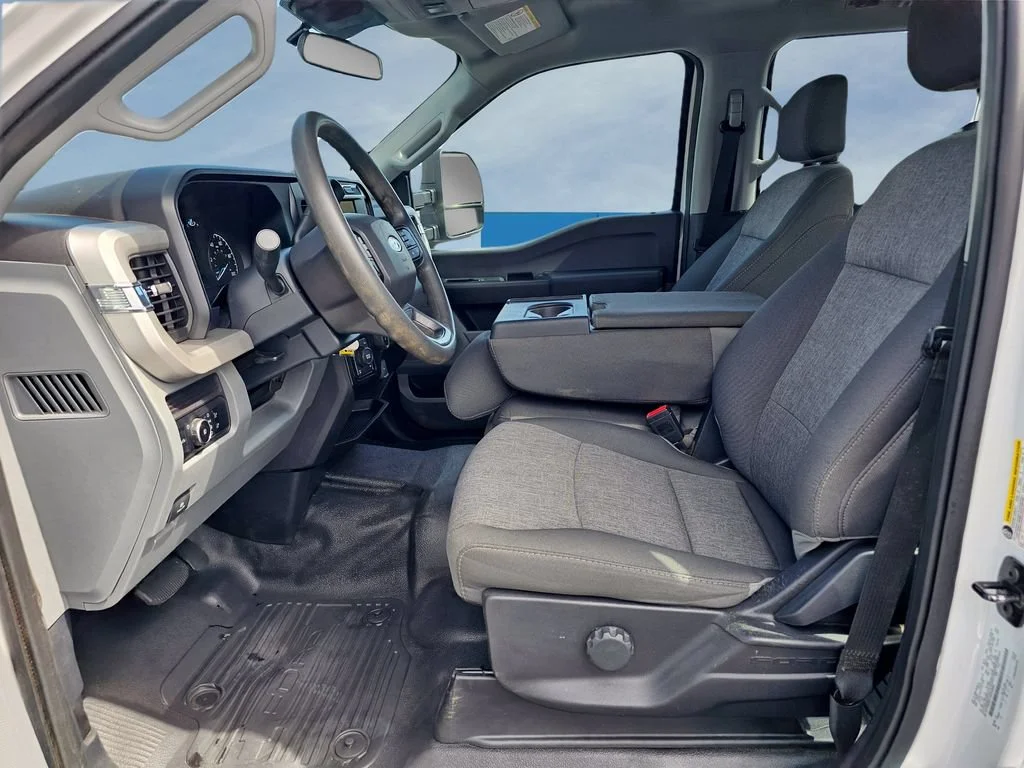 Used 2024 Oxford White Ford XL image 16