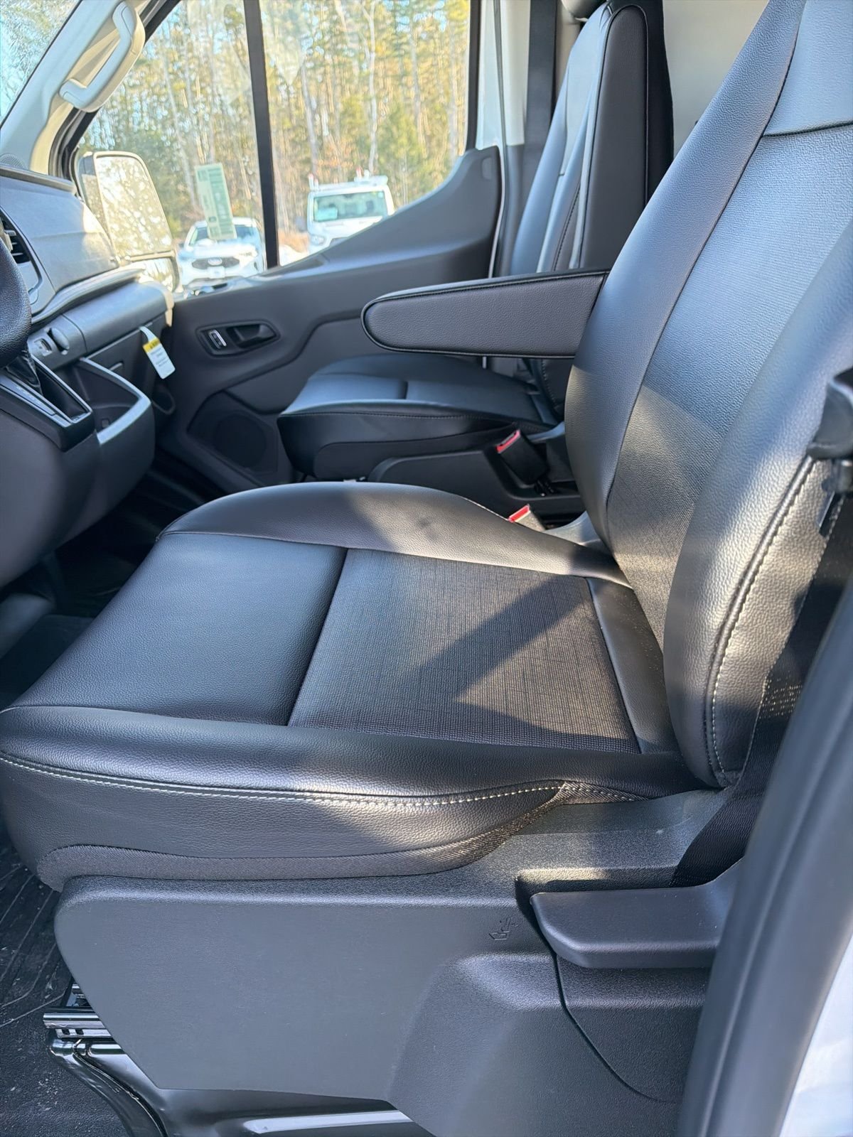 New 2026 Oxford White Ford Cargo Van image 15