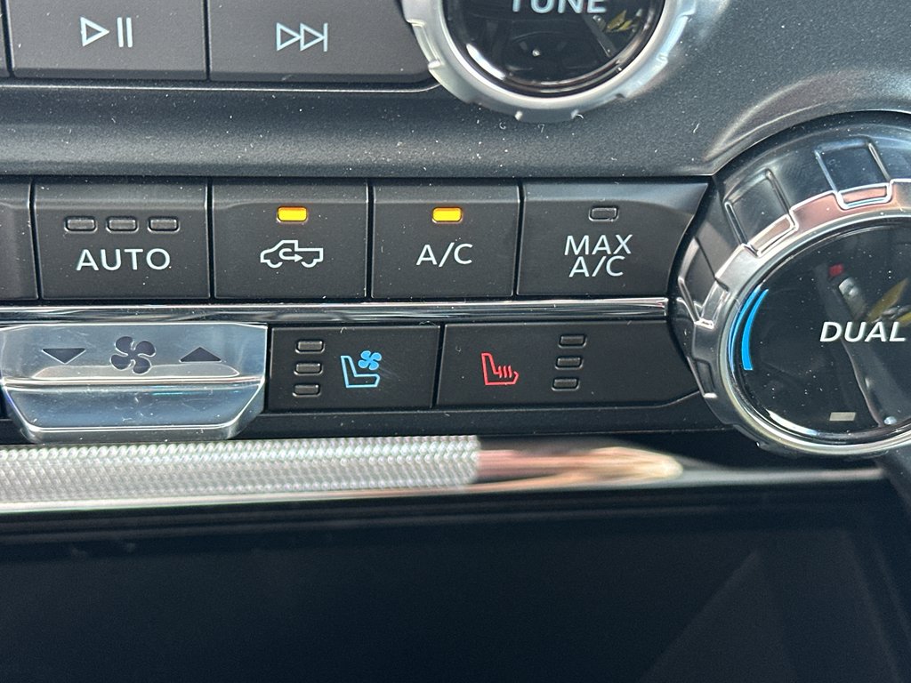 New 2026 Agate Black Metallic Ford Lariat® image 25