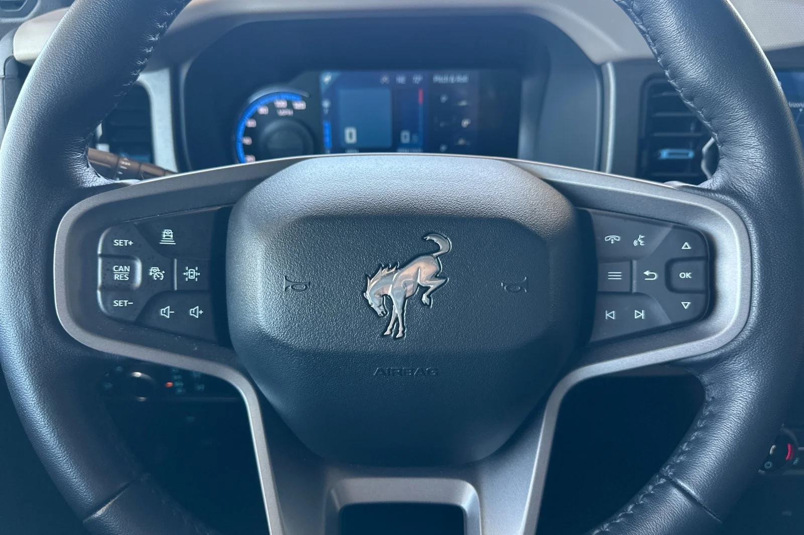 Used 2024 GRAY Ford Wildtrak image 23