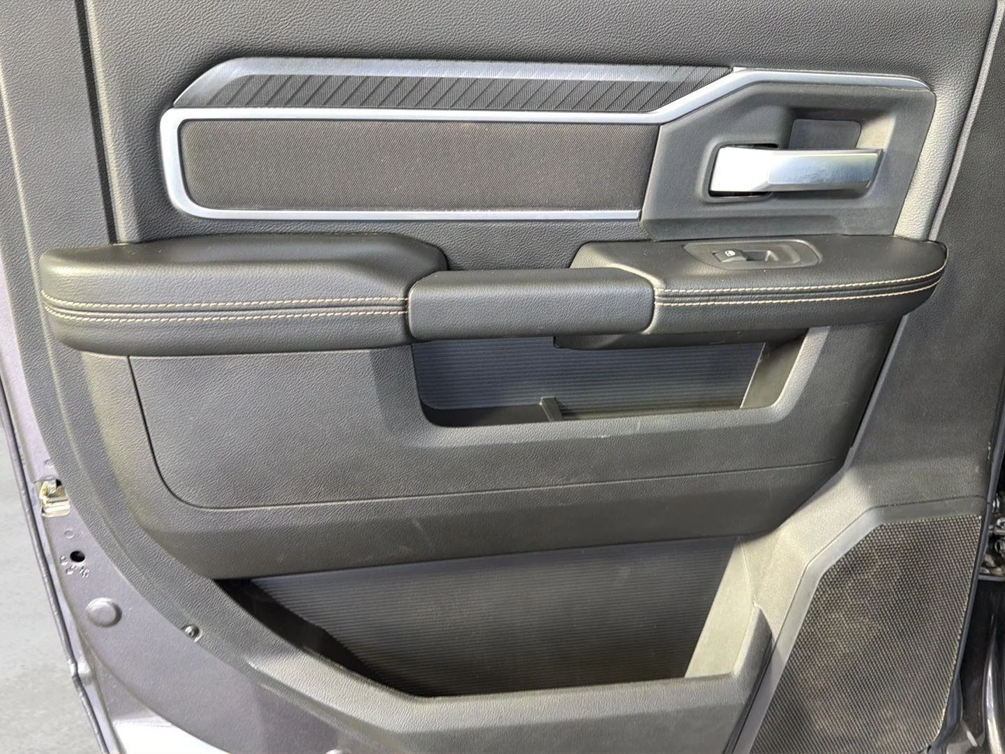 Used 2025 Granite Crystal Metallic Clearcoat Ram Big Horn image 25