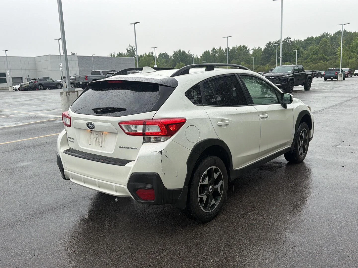 Used 2018 Crystal White Pearl Subaru Premium image 4