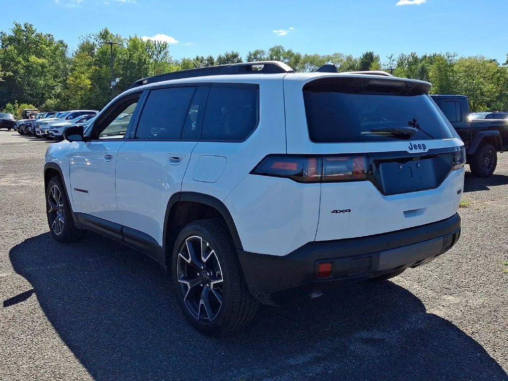 New 2026 Bright White Clear-Coat Exterior Paint Jeep Overland image 6