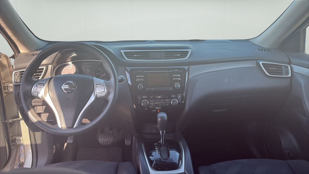 Used 2014 Silver Nissan SV image 12