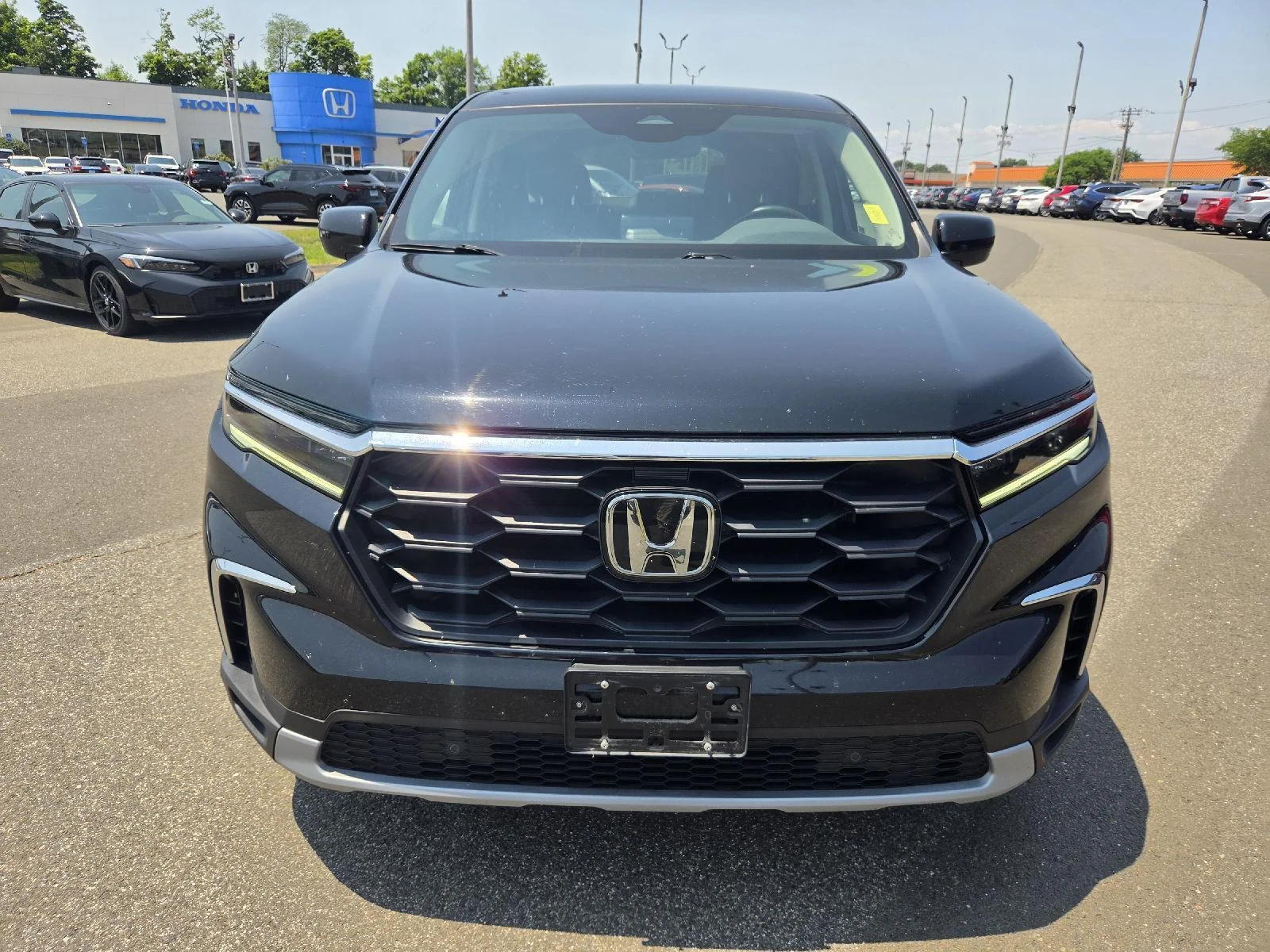 Used 2023  Honda EX-L image 2