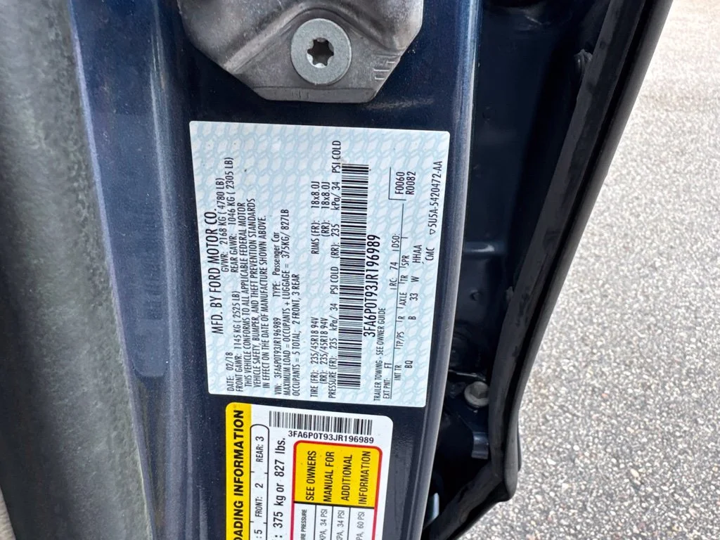 Used 2018 Blue Ford SE image 14