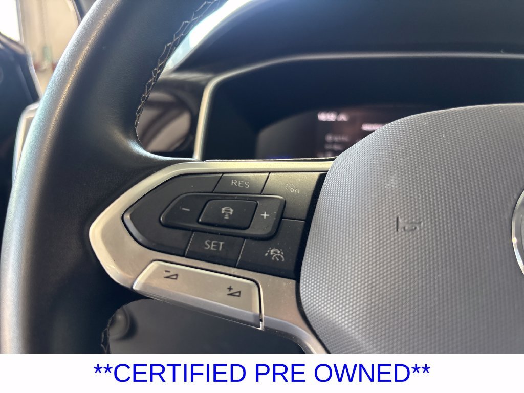 Certified Used 2025 Deep Black Pearl Effect Volkswagen 1.5T SE image 13