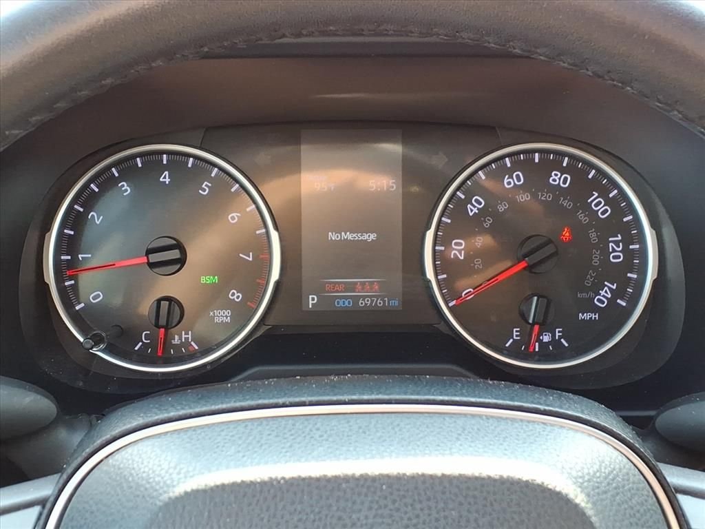 Used 2020 Gray Toyota XLE Premium image 22