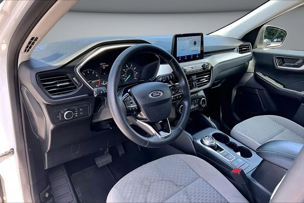 Certified Used 2022 White Ford SE image 17