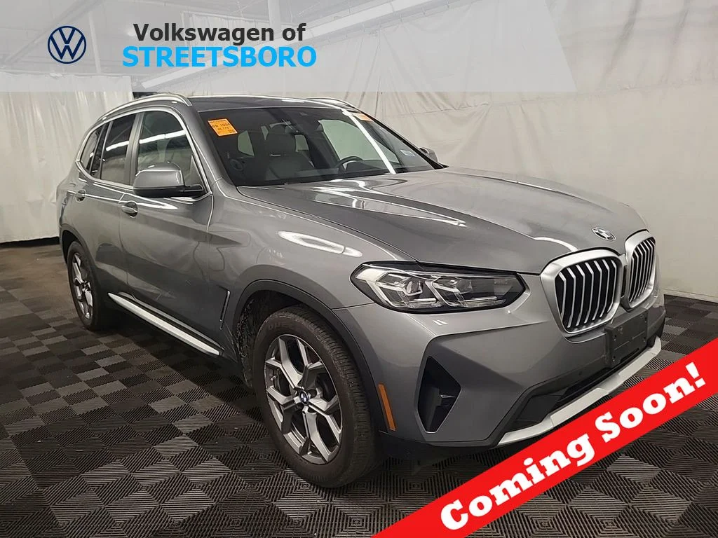 Used 2023  BMW xDrive30i image 1