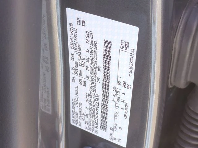 Used 2023 Gray Lincoln Standard image 38