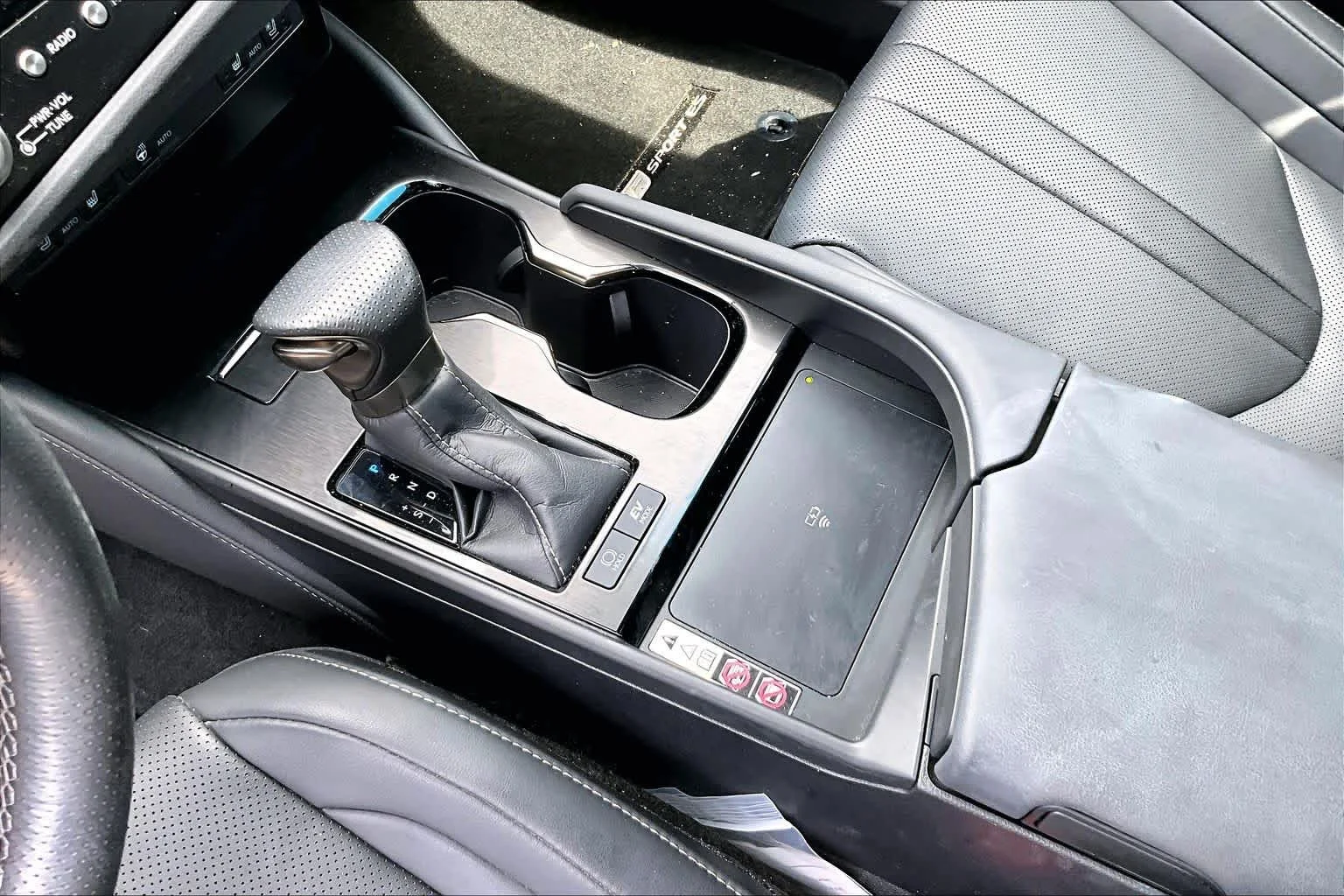 Used 2023 Iridium Lexus F SPORT Handling image 17